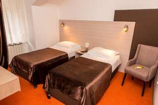 Отель Hotel S Беране Двухместный номер с 1 кроватью или 2 отдельными кроватями-5