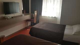 Отель Hotel S Беране Двухместный номер с 1 кроватью или 2 отдельными кроватями-11