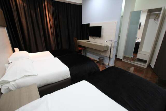 Отель Hotel S Беране-13