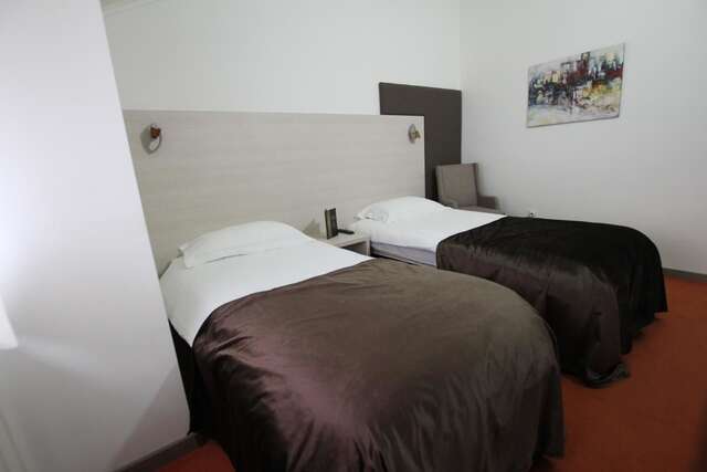 Отель Hotel S Беране-15