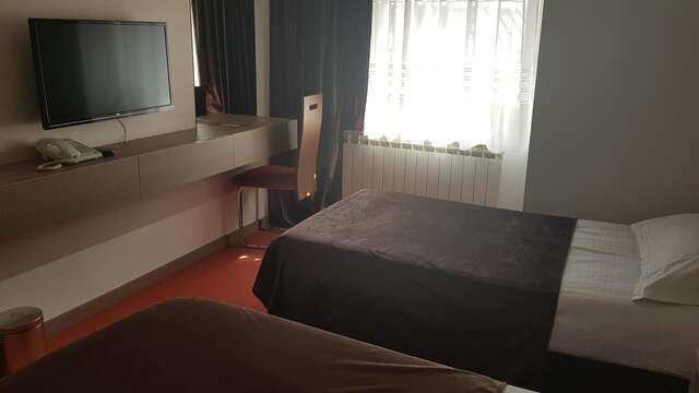 Отель Hotel S Беране-33