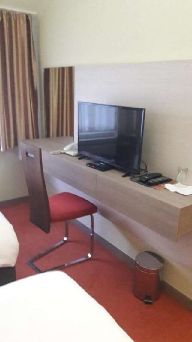 Отель Hotel S Беране-50