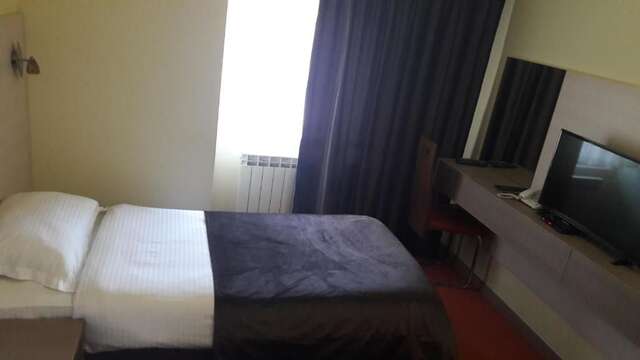 Отель Hotel S Беране-51