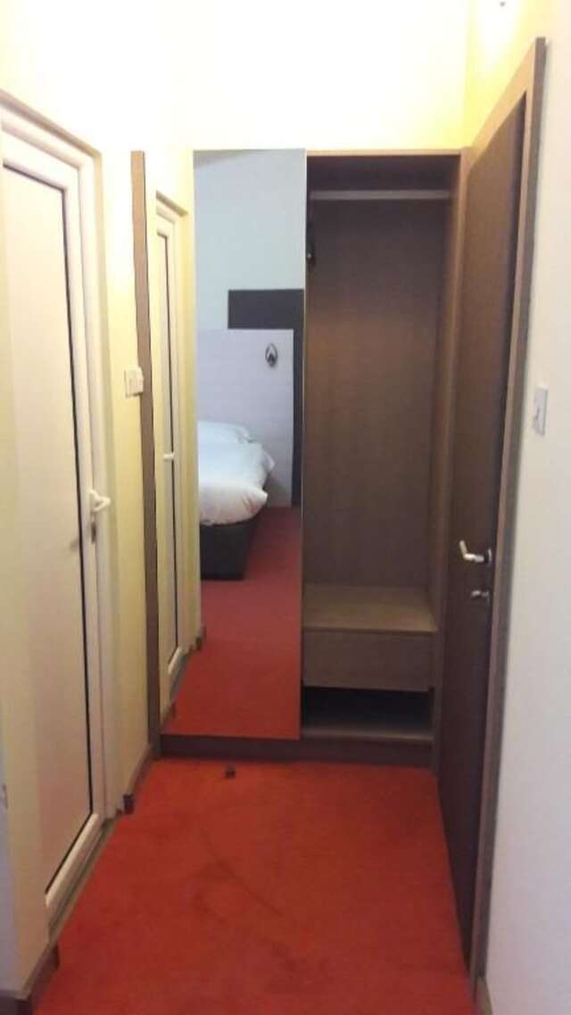 Отель Hotel S Беране-52