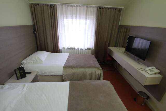 Отель Hotel S Беране-11